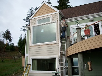 Premier Edmonds window board up in WA near 98062