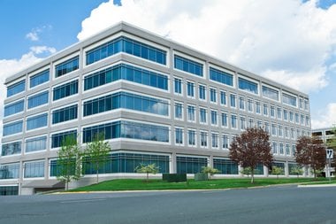 Professional Des Moines window tinting in WA near 98023